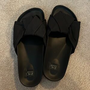Zac Posen black sandals slides bow 10 flip flop beach pool